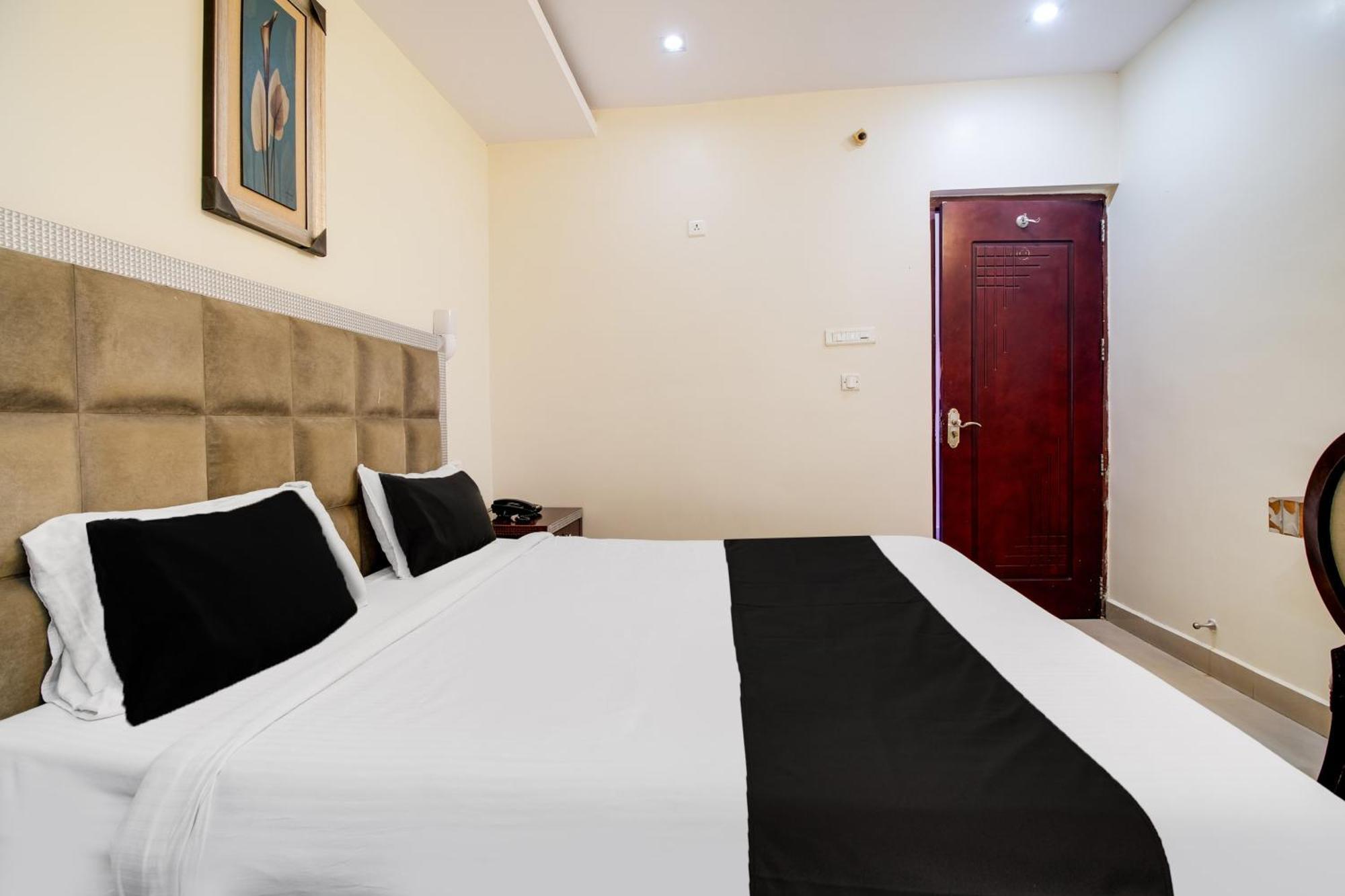 Super Townhouse Gajuwaka Near Cmr Mall Kurmannapalem エクステリア 写真